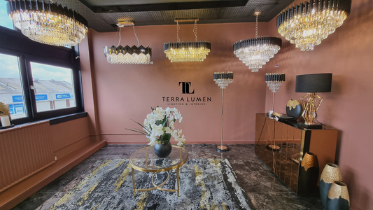 Crystal Chandeliers vs. Acrylic Chandeliers: Which one should you pick?