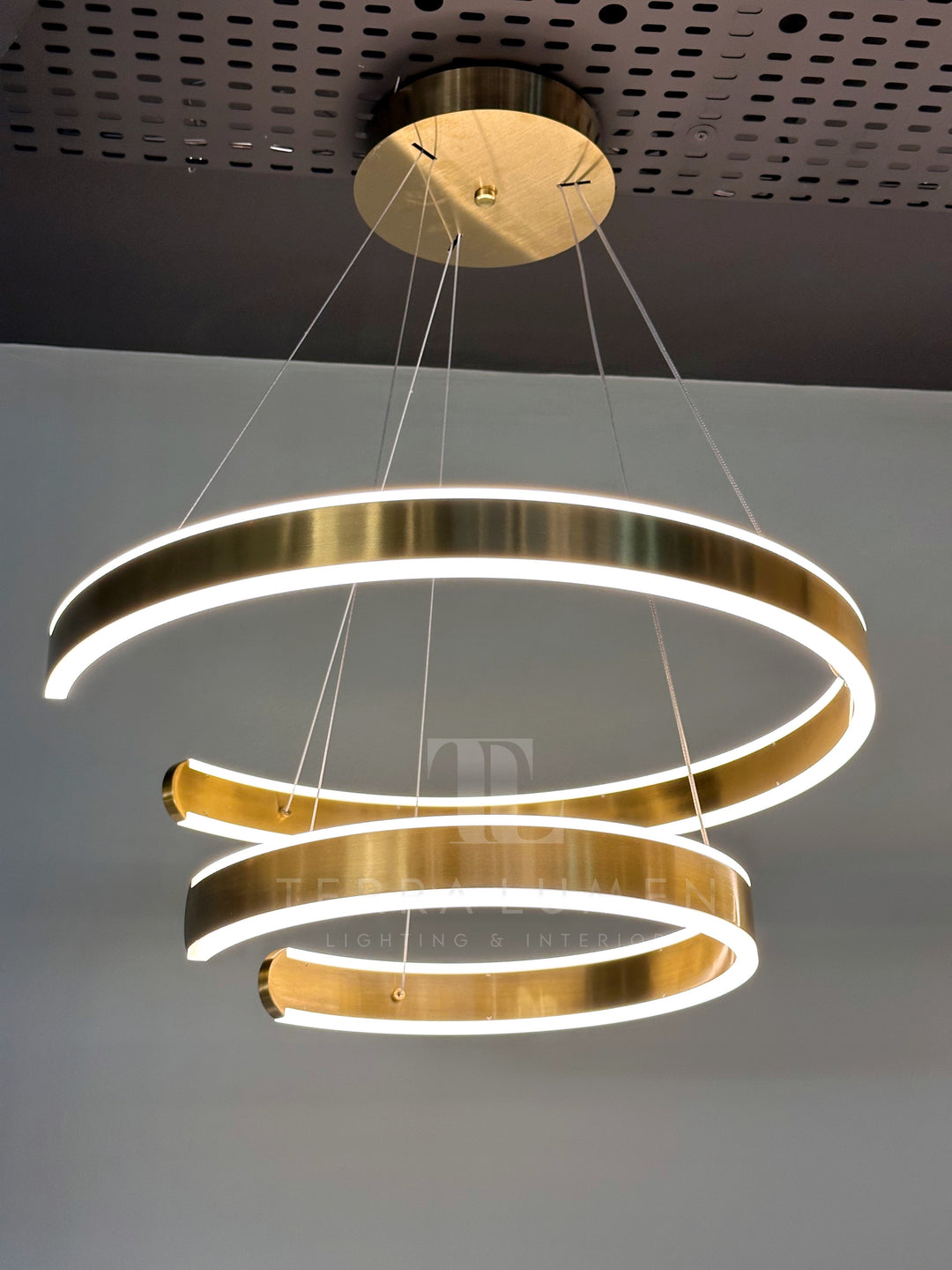 Vesta 3-Ring Hanging Light