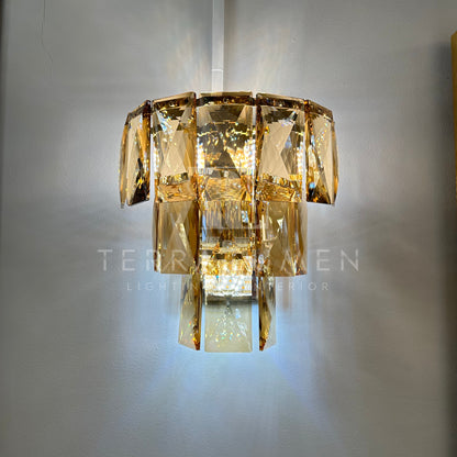 Clarity Wall Light – Gold - Alternate View