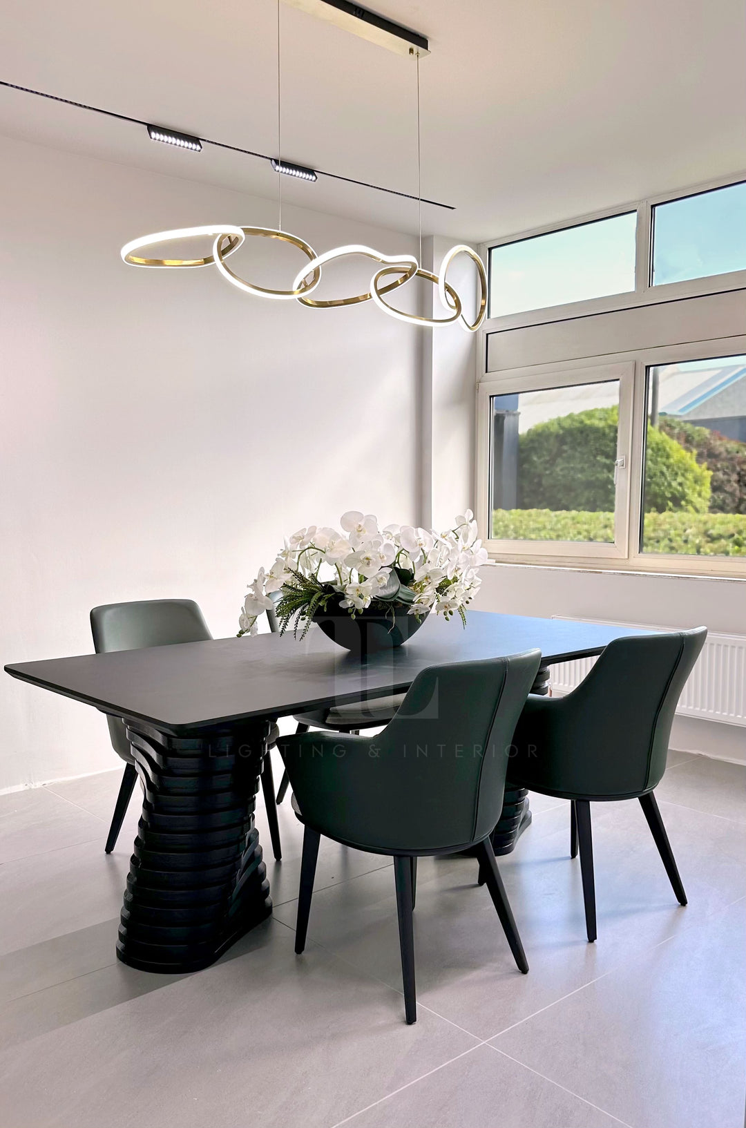 Stellen 5-Ring Chandelier